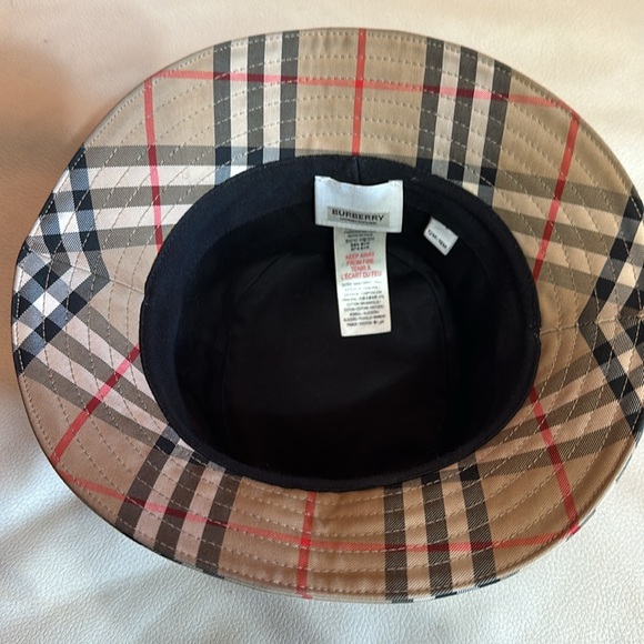 Toddlers burberry bucket hat 12-18 months - Picture 5 of 7